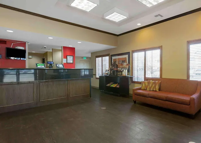 Extended Stay America Select Suites - Phoenix - Airport - E Oak St